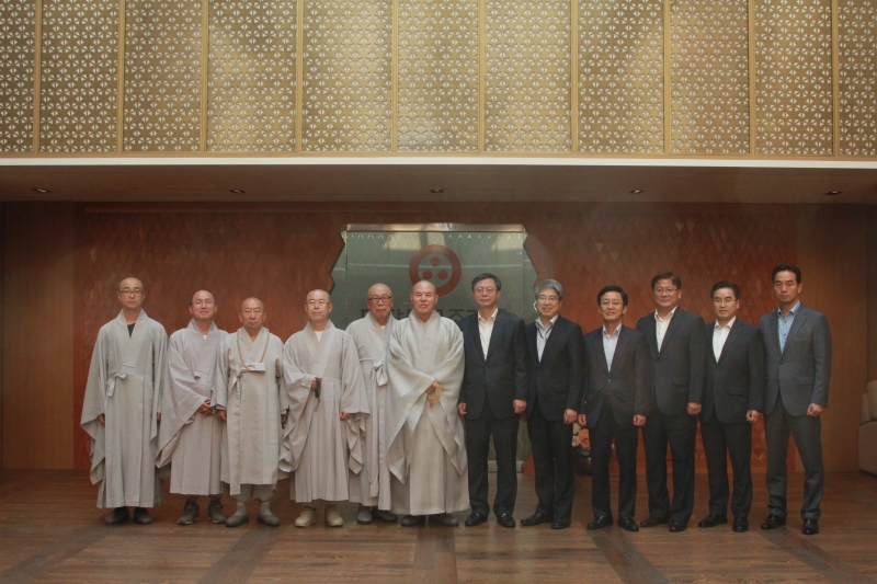 2015.09.24_한국불교종단협의회 스님들과 청불회 회장 오찬